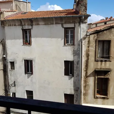 / Centre / Port 2mn / Parking Proche/ Toutes Commodites Appartement Ajaccio (Corsica)